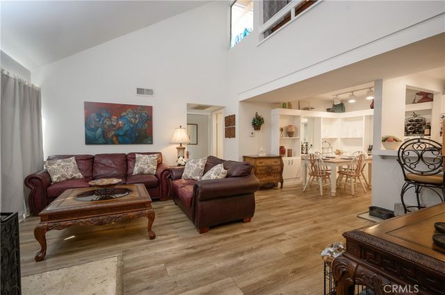 25671 Le Parc 8, Lake Forest, CA 92630