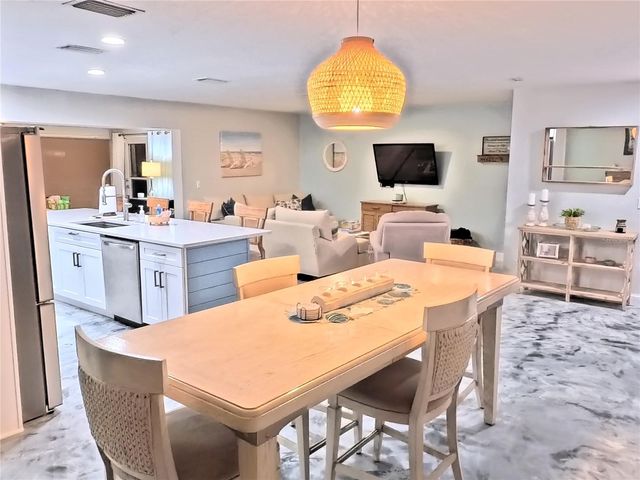 6107 9TH AVENUE W, Bradenton, FL 34209