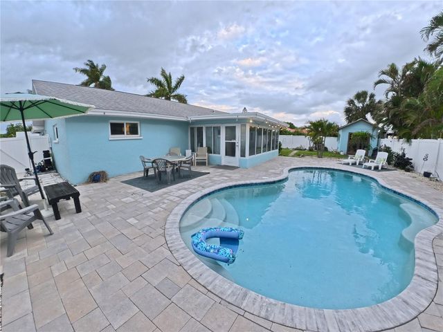 6107 9TH AVENUE W, Bradenton, FL 34209