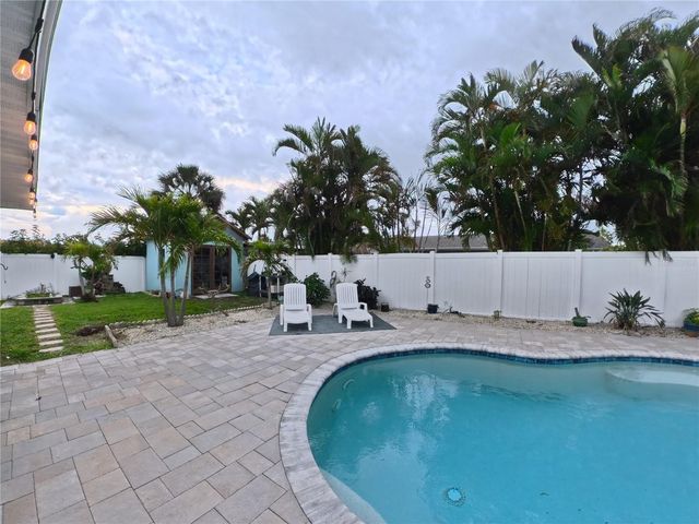 6107 9TH AVENUE W, Bradenton, FL 34209
