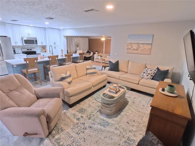 6107 9TH AVENUE W, Bradenton, FL 34209