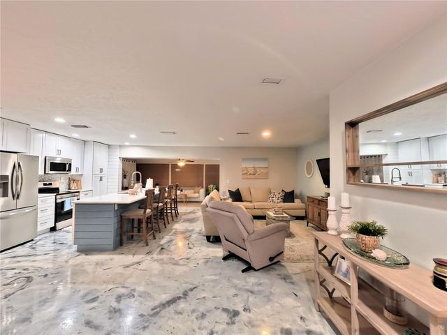 6107 9TH AVENUE W, Bradenton, FL 34209