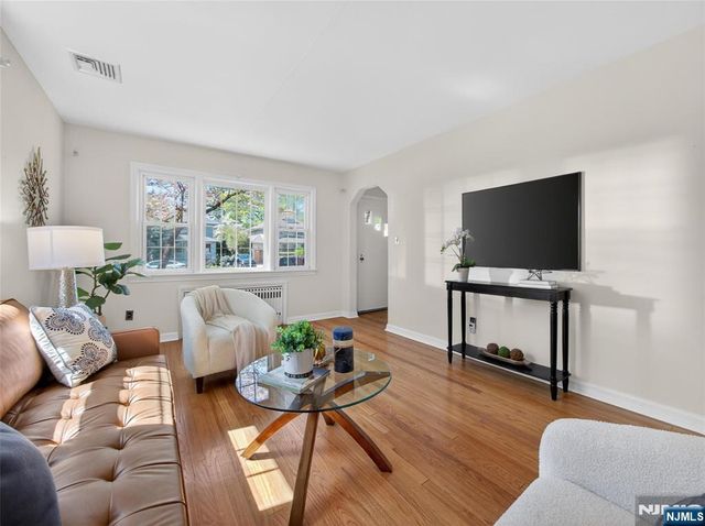 832 Summit Avenue, Hackensack, NJ 07601