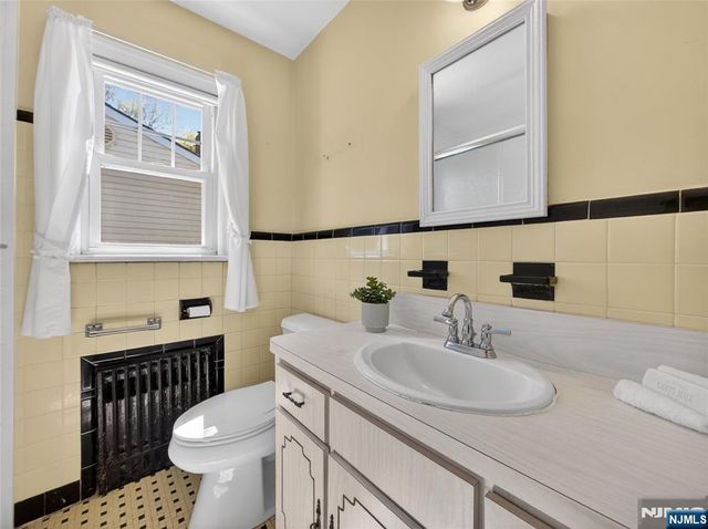 832 Summit Avenue, Hackensack, NJ 07601