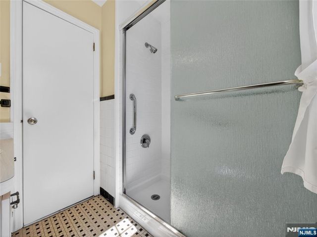 832 Summit Avenue, Hackensack, NJ 07601