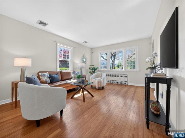 832 Summit Avenue, Hackensack, NJ 07601