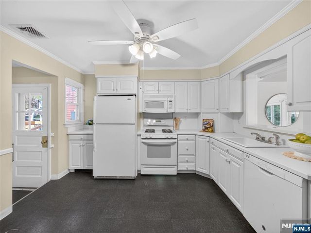 832 Summit Avenue, Hackensack, NJ 07601