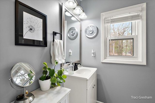 15190 Leonard Road, Spring Lake, MI 49456