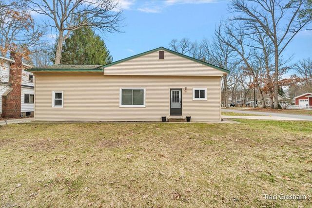 15190 Leonard Road, Spring Lake, MI 49456
