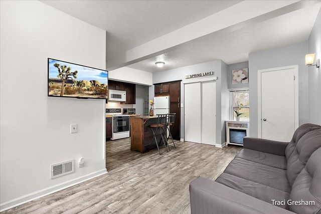 15190 Leonard Road, Spring Lake, MI 49456