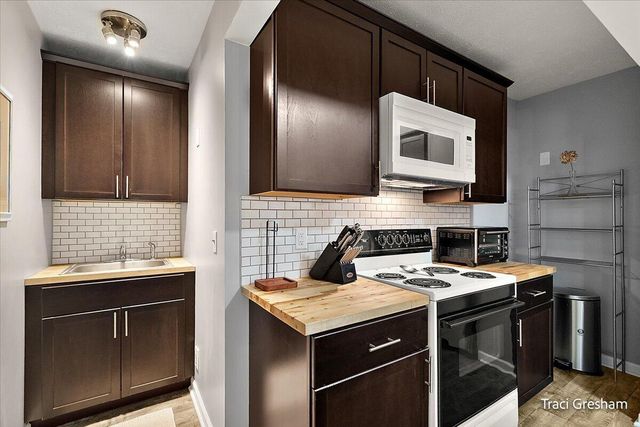 15190 Leonard Road, Spring Lake, MI 49456