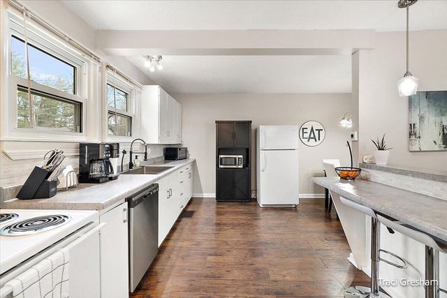 15190 Leonard Road, Spring Lake, MI 49456