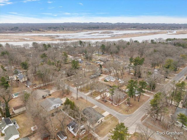 15190 Leonard Road, Spring Lake, MI 49456