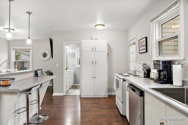 15190 Leonard Road, Spring Lake, MI 49456