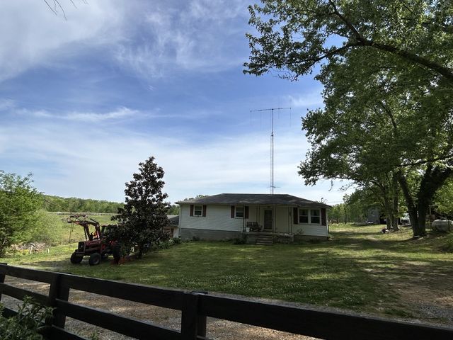 7810 Oscar Green Rd, Primm Springs, TN 38476