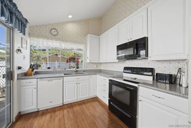 13849 Gorrion Ct, El Cajon, CA 92021