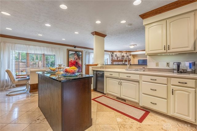 861 Kelsey Court, Washington Twp, OH 45458