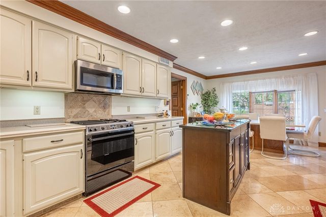 861 Kelsey Court, Washington Twp, OH 45458