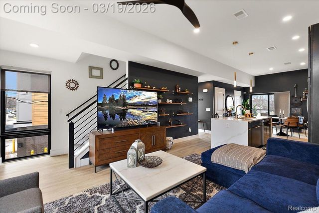 1531 Pallister Street, Detroit, MI 48206