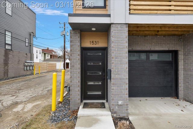 1531 Pallister Street, Detroit, MI 48206