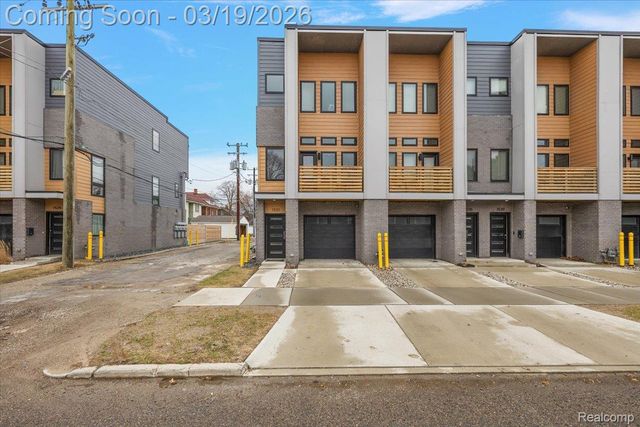 1531 Pallister Street, Detroit, MI 48206