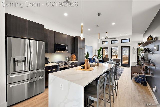 1531 Pallister Street, Detroit, MI 48206