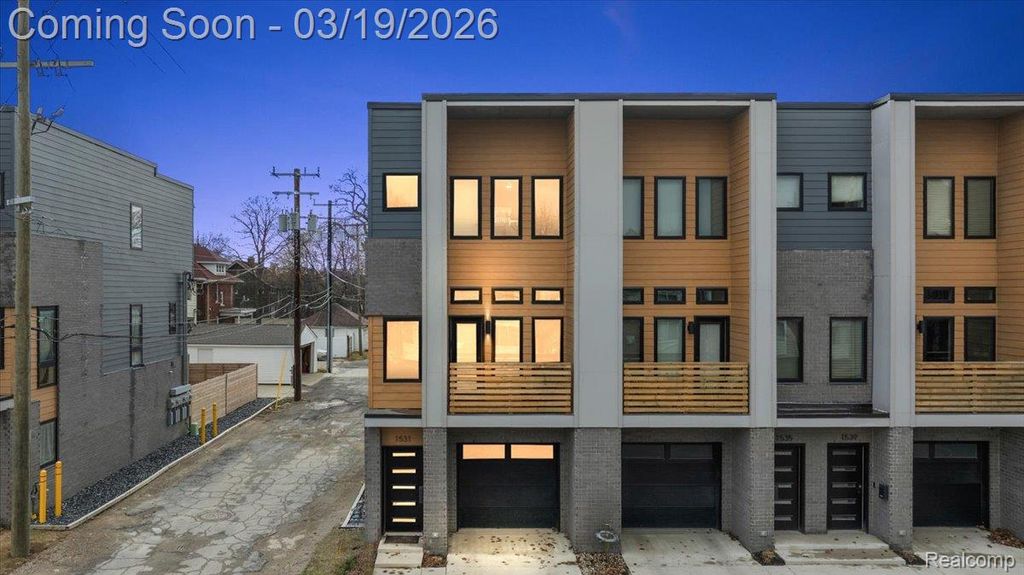 1531 Pallister Street, Detroit, MI 48206