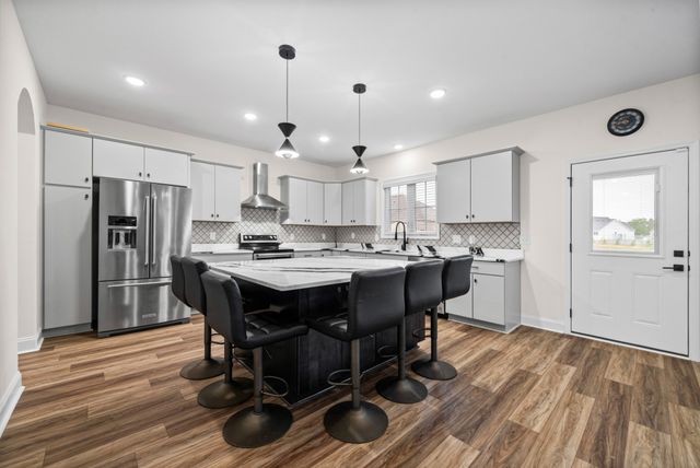 1057 Charles Thomas Dr, Clarksville, TN 37042