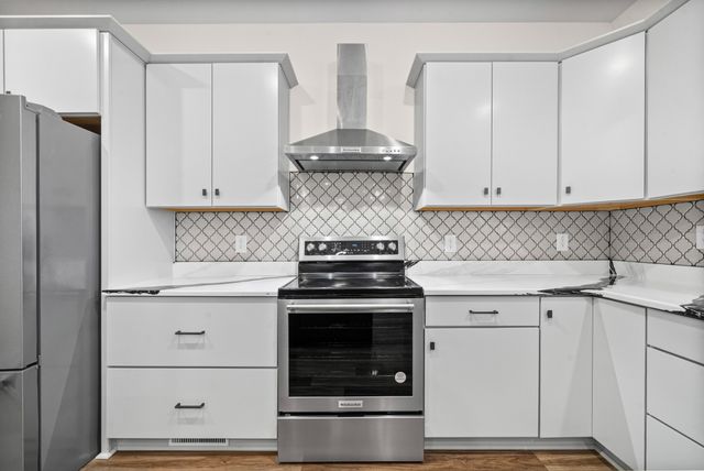 1057 Charles Thomas Dr, Clarksville, TN 37042