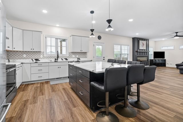 1057 Charles Thomas Dr, Clarksville, TN 37042