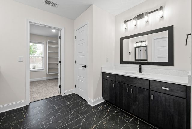 1057 Charles Thomas Dr, Clarksville, TN 37042