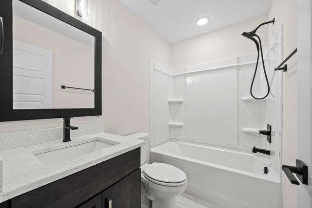 1057 Charles Thomas Dr, Clarksville, TN 37042