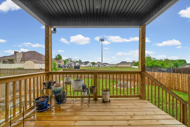 1057 Charles Thomas Dr, Clarksville, TN 37042