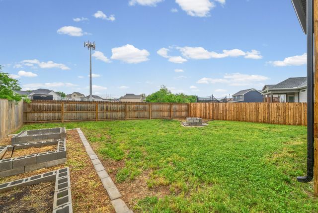 1057 Charles Thomas Dr, Clarksville, TN 37042