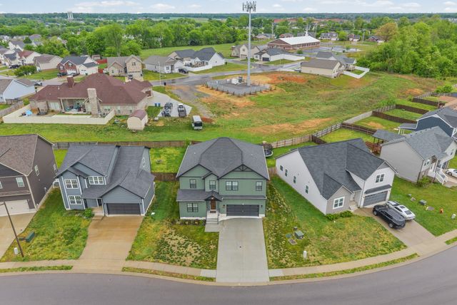 1057 Charles Thomas Dr, Clarksville, TN 37042