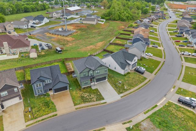 1057 Charles Thomas Dr, Clarksville, TN 37042