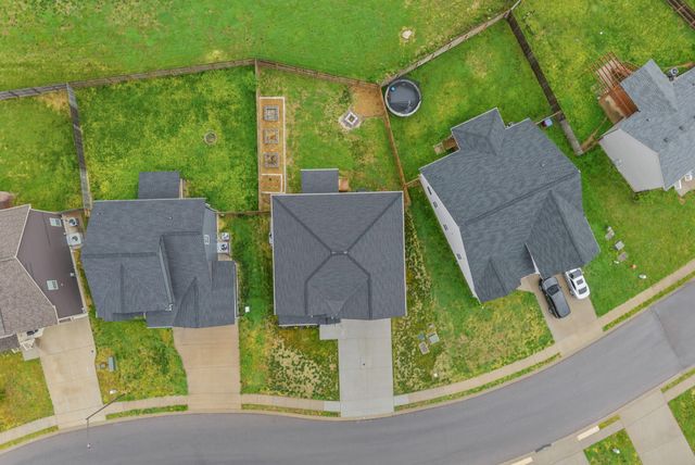 1057 Charles Thomas Dr, Clarksville, TN 37042