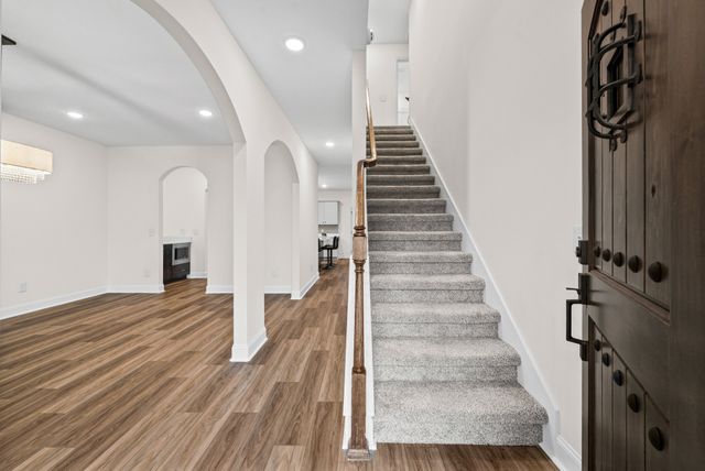 1057 Charles Thomas Dr, Clarksville, TN 37042