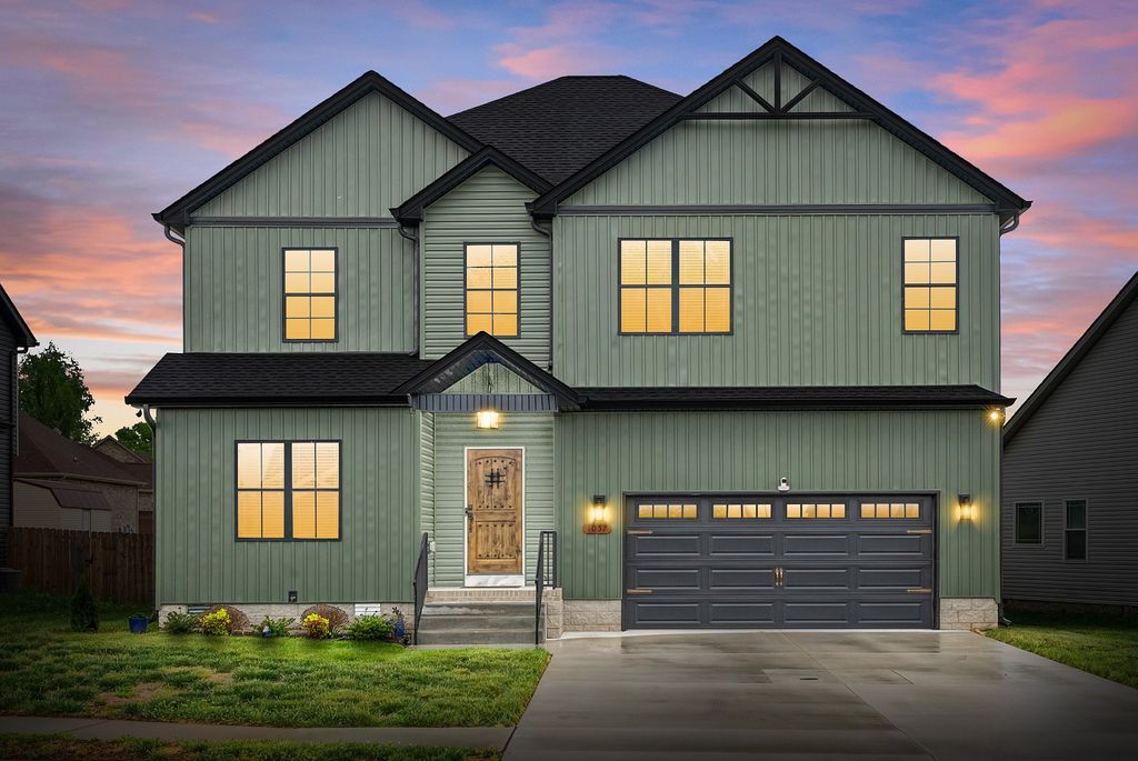 1057 Charles Thomas Dr, Clarksville, TN 37042