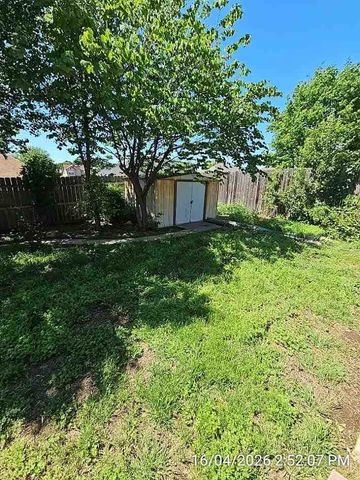 102 NE 52nd St, Lawton, OK 73507