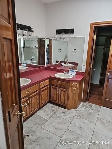 102 NE 52nd St, Lawton, OK 73507