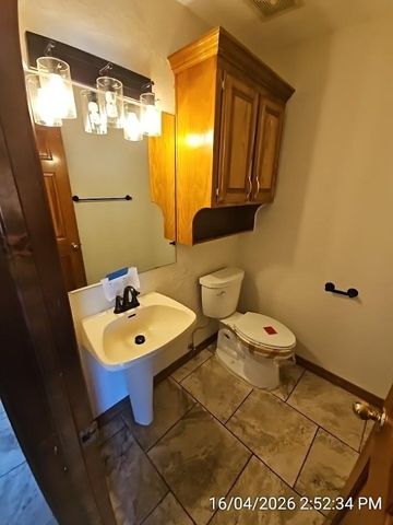 102 NE 52nd St, Lawton, OK 73507