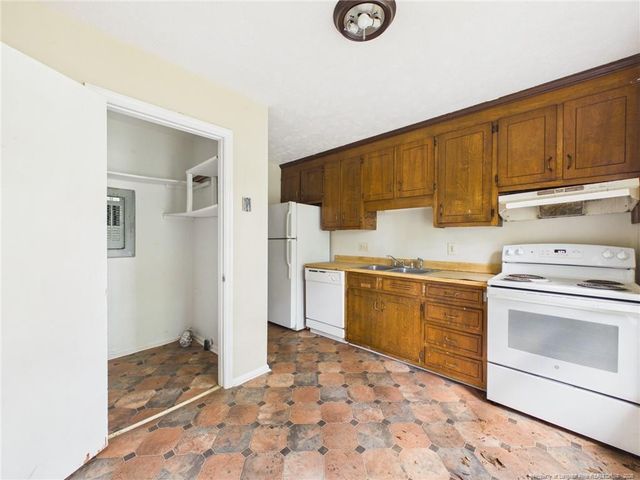 6204 Rannock Drive, Fayetteville, NC 28304