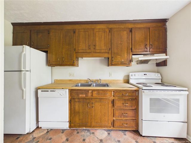 6204 Rannock Drive, Fayetteville, NC 28304