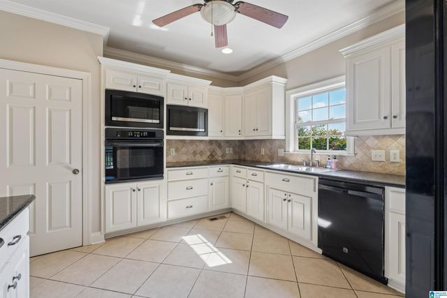 7065 LAKESIDE FARMS CIRCLE, Mccalla, AL 35111