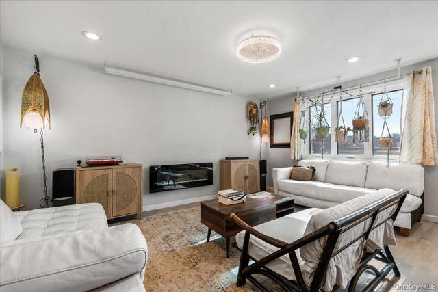 163D Edgwater D, Bronx, NY 10465