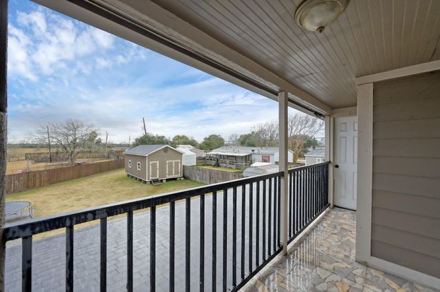 19096 County Road 669f, Alvin, TX 77511