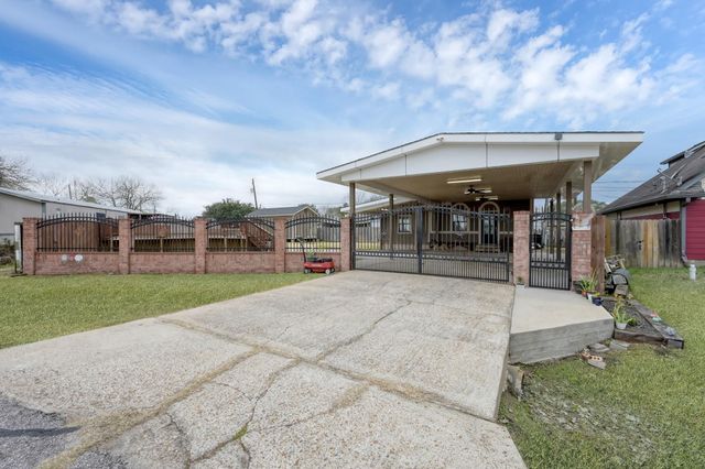 19096 County Road 669f, Alvin, TX 77511