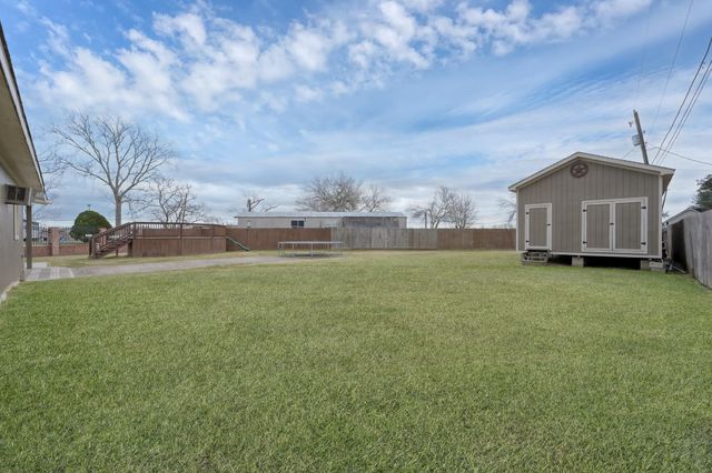19096 County Road 669f, Alvin, TX 77511