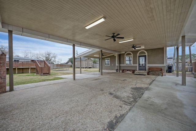 19096 County Road 669f, Alvin, TX 77511